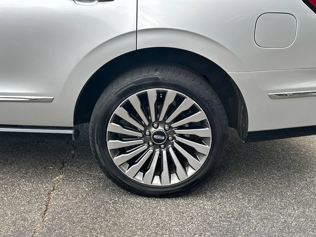 Used 2019 Lincoln Navigator Reserve AWD/4WD image 20