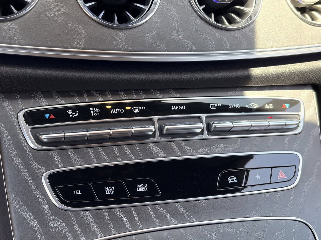 Used 2023 Mercedes-Benz E 450 4MATIC Cabriolet image 21