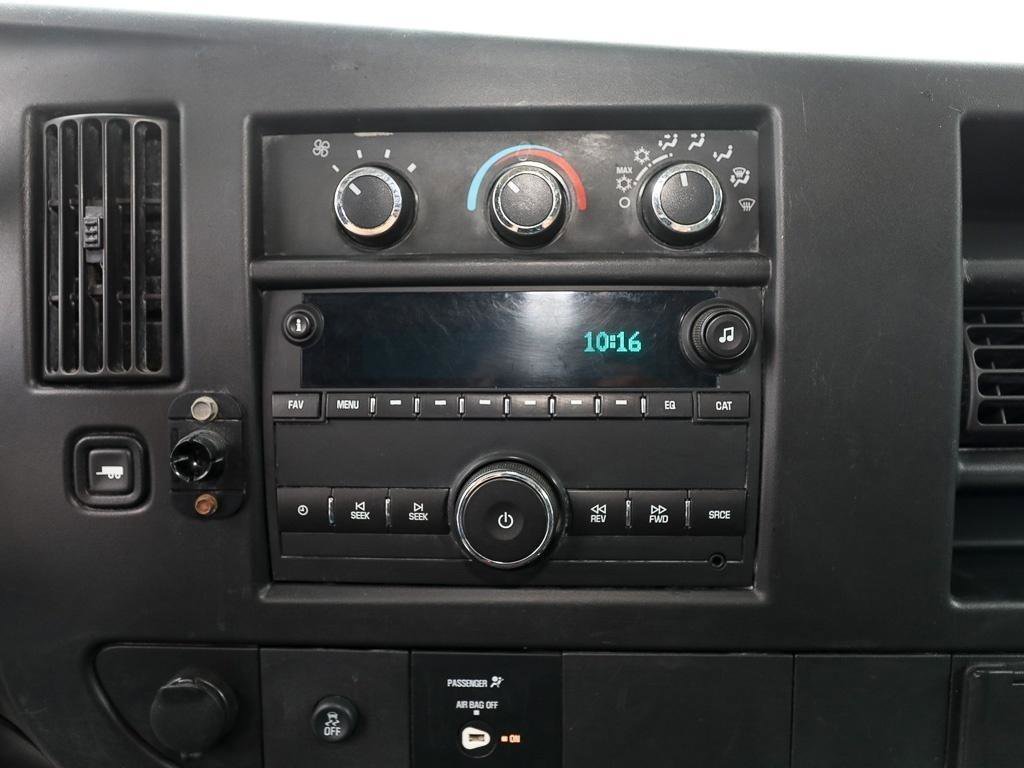 Used 2018 Chevrolet Express 2500 w/ Driver Convenience Package RWD image 18