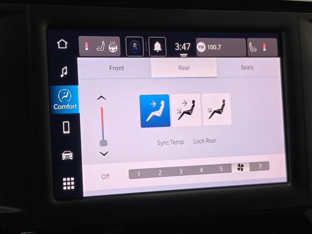 Used 2023 Chrysler Voyager LX FWD image 37
