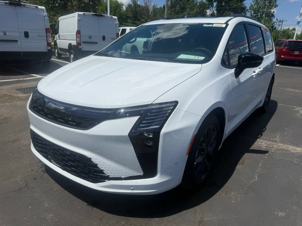 New 2027 Chrysler Pacifica Limited w/ Family Tech Group FWD image 8