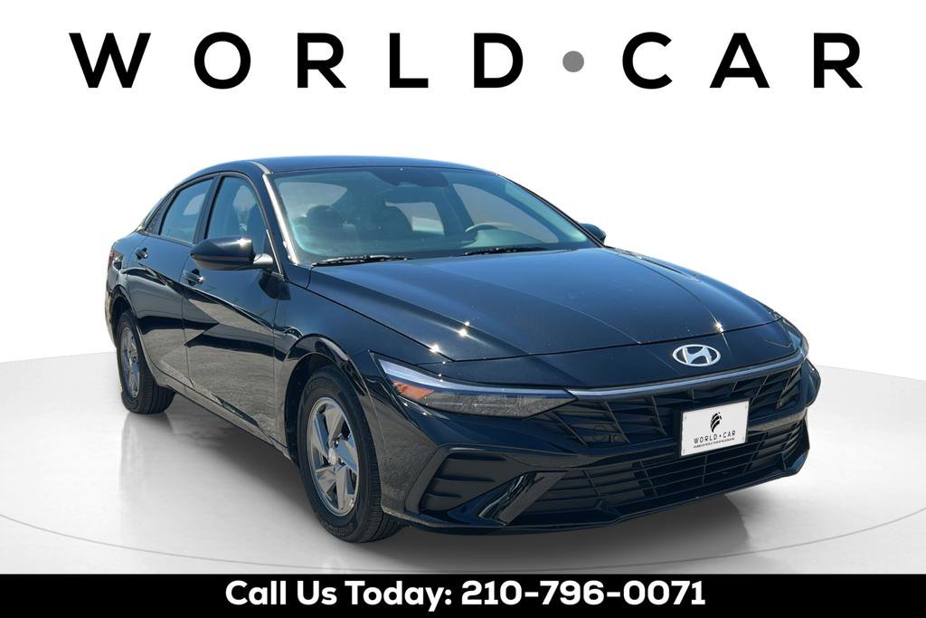 Certified 2025 Hyundai Elantra SE FWD image 1