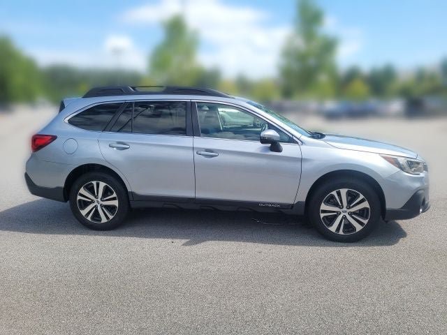 Used 2019 Subaru Outback 3.6R Limited AWD/4WD image 4