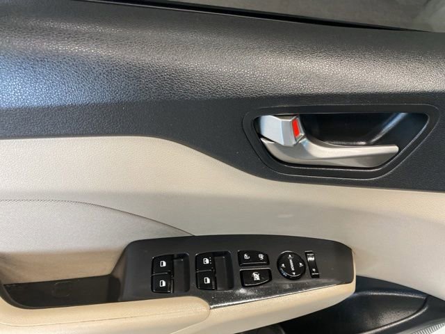 Used 2022 Hyundai Accent SE FWD image 23