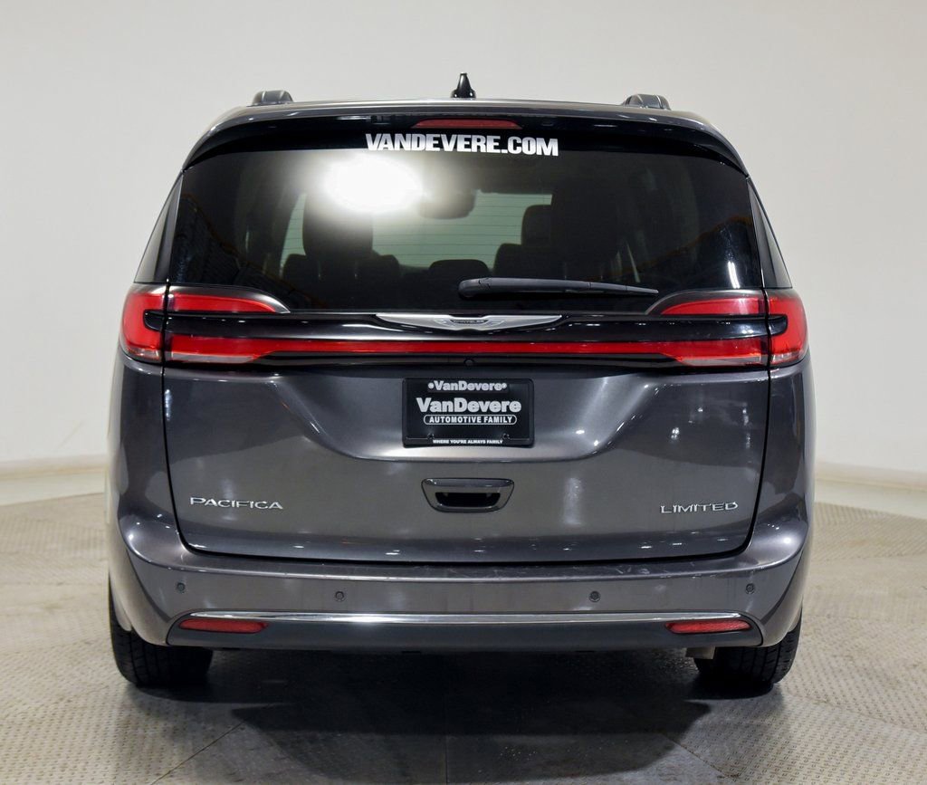 Used 2023 Chrysler Pacifica Limited FWD image 10