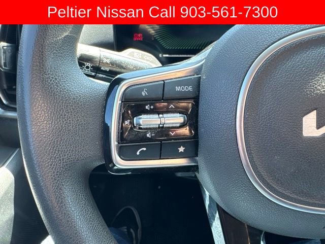 Used 2025 Kia Sorento LX FWD image 12