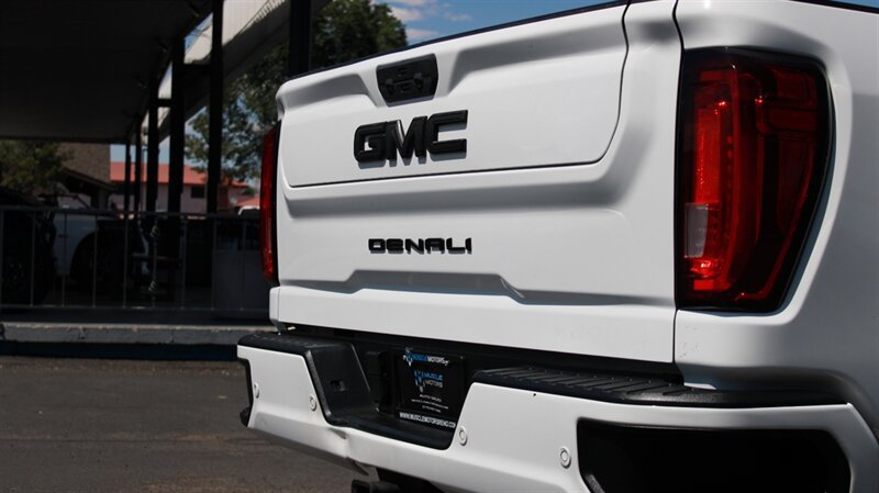 Used 2020 GMC Sierra 2500 Denali w/ Denali Ultimate Package AWD/4WD image 13