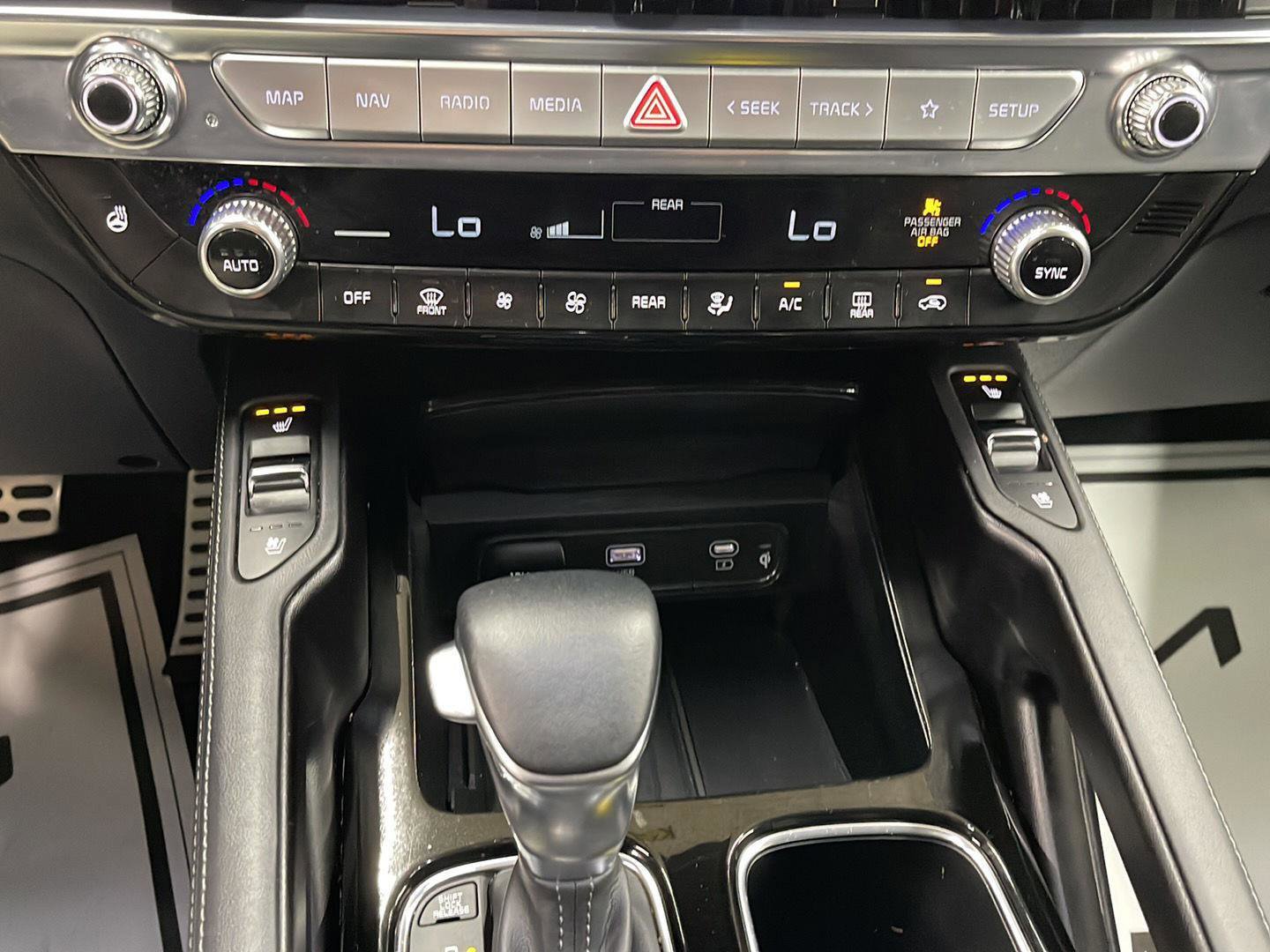 Used 2024 Kia Telluride SX Prestige w/ Towing Package AWD/4WD image 18