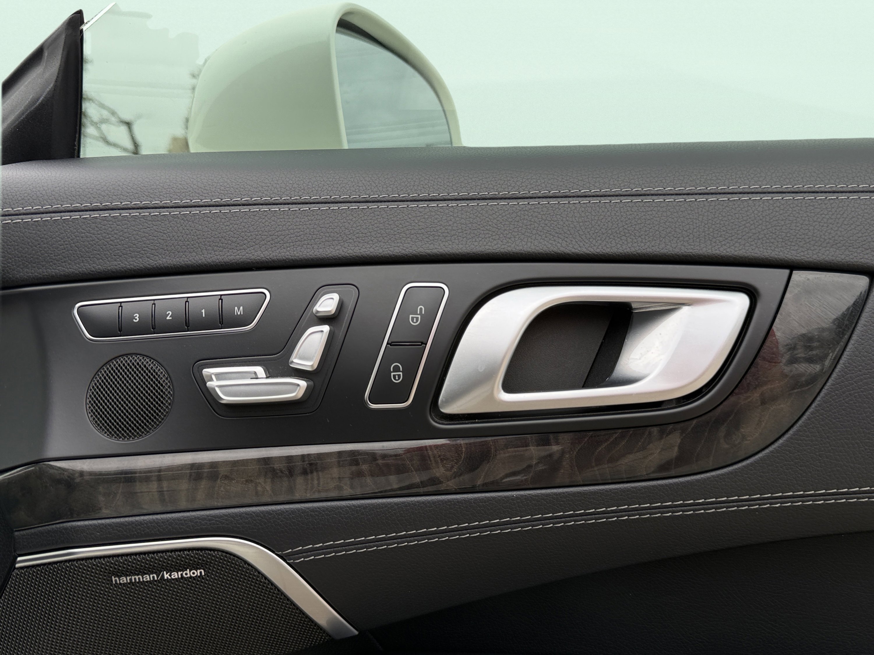 Used 2016 Mercedes-Benz SL 400 image 30