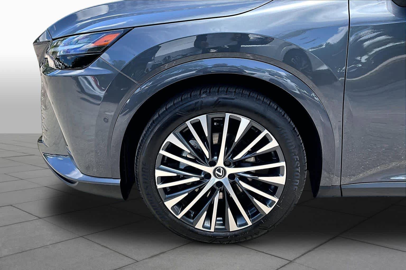 Used 2025 Lexus RX 350 Premium Plus w/ Convenience Package FWD image 11