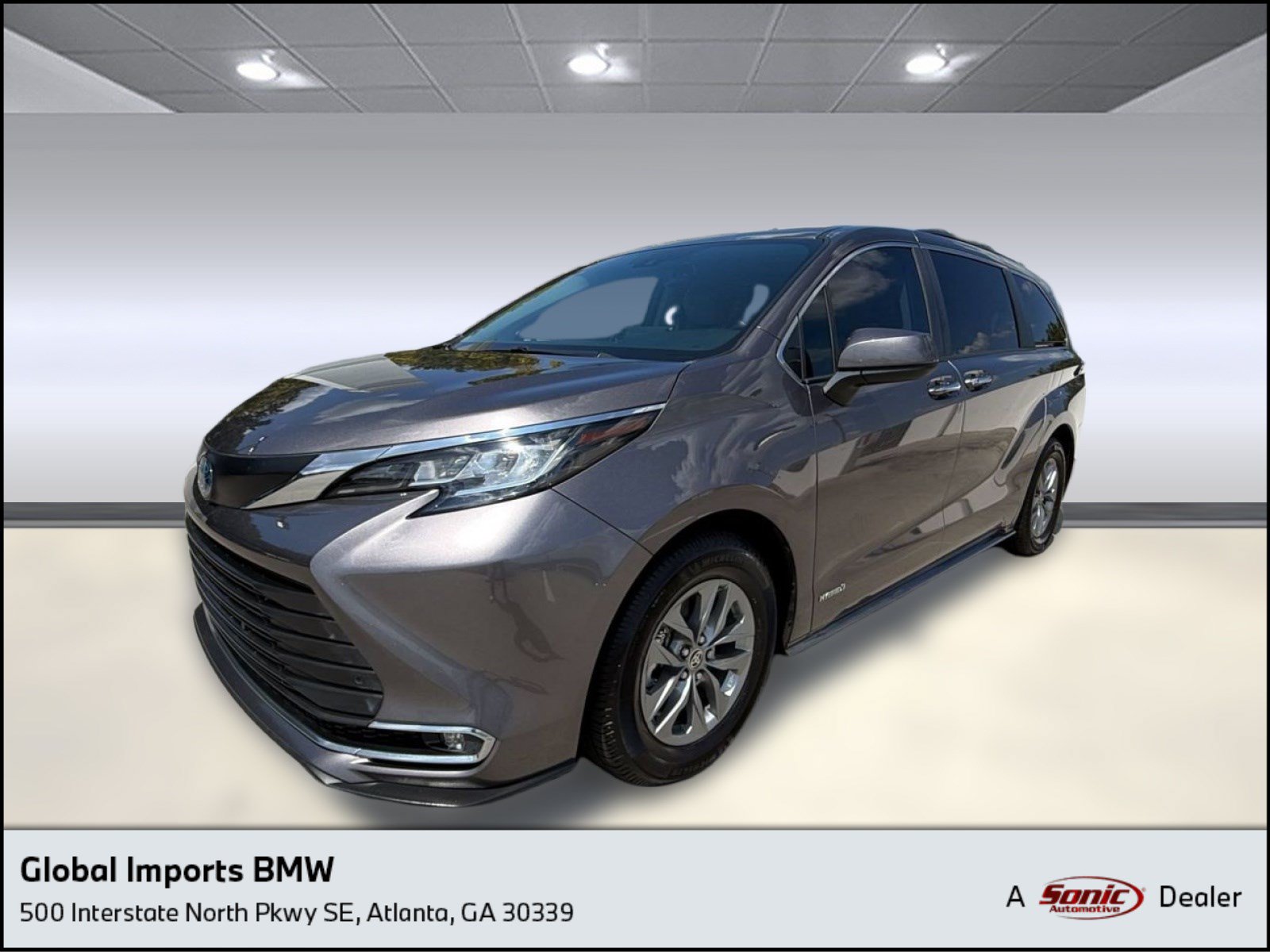 Used 2021 Toyota Sienna XLE