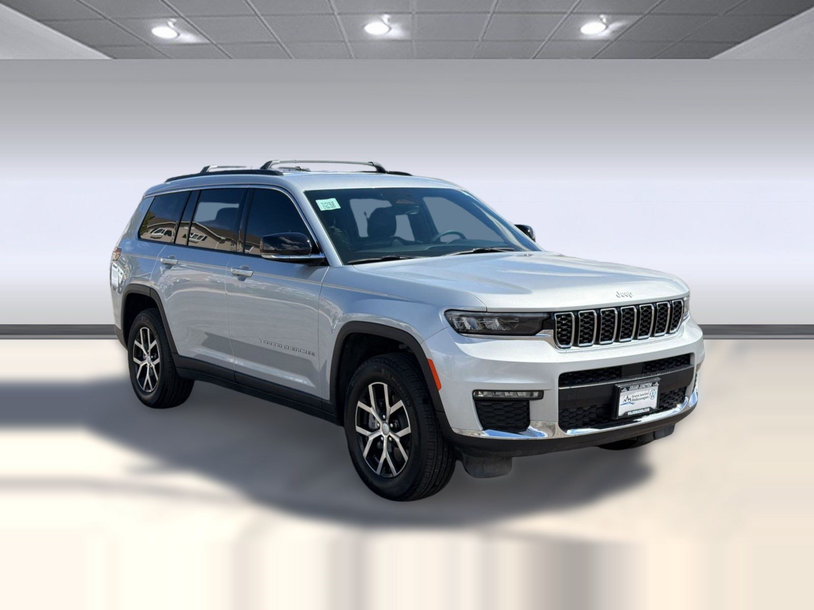 Used 2025 Jeep Grand Cherokee L Limited w/ Trailer Tow Package AWD/4WD image 7