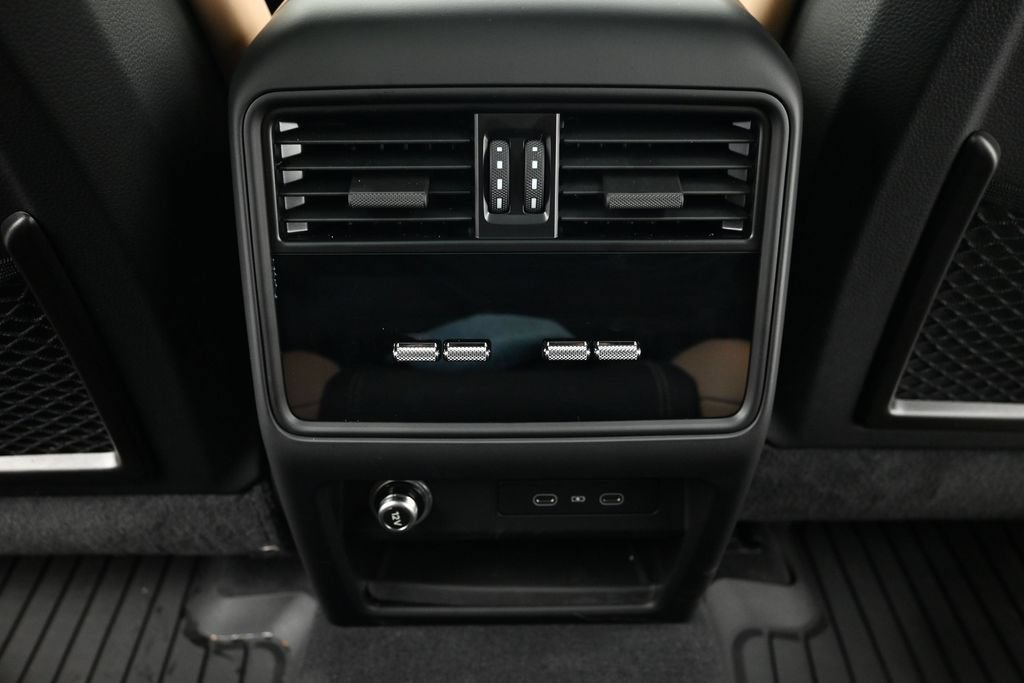 Certified 2026 Porsche Cayenne E-Hybrid Coupe AWD/4WD image 8
