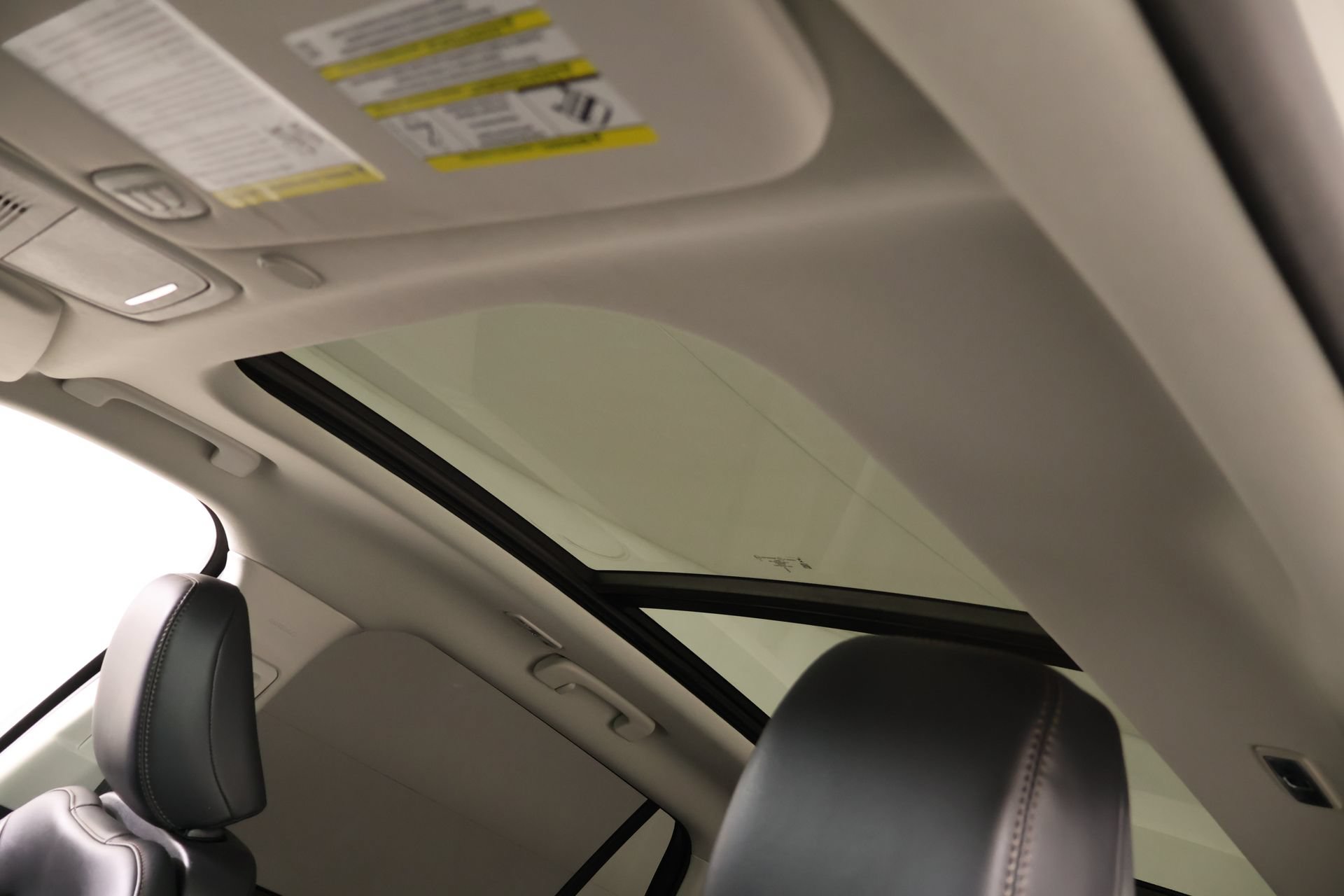 Used 2025 Lincoln Aviator AWD w/ Jet Appearance Package image 17