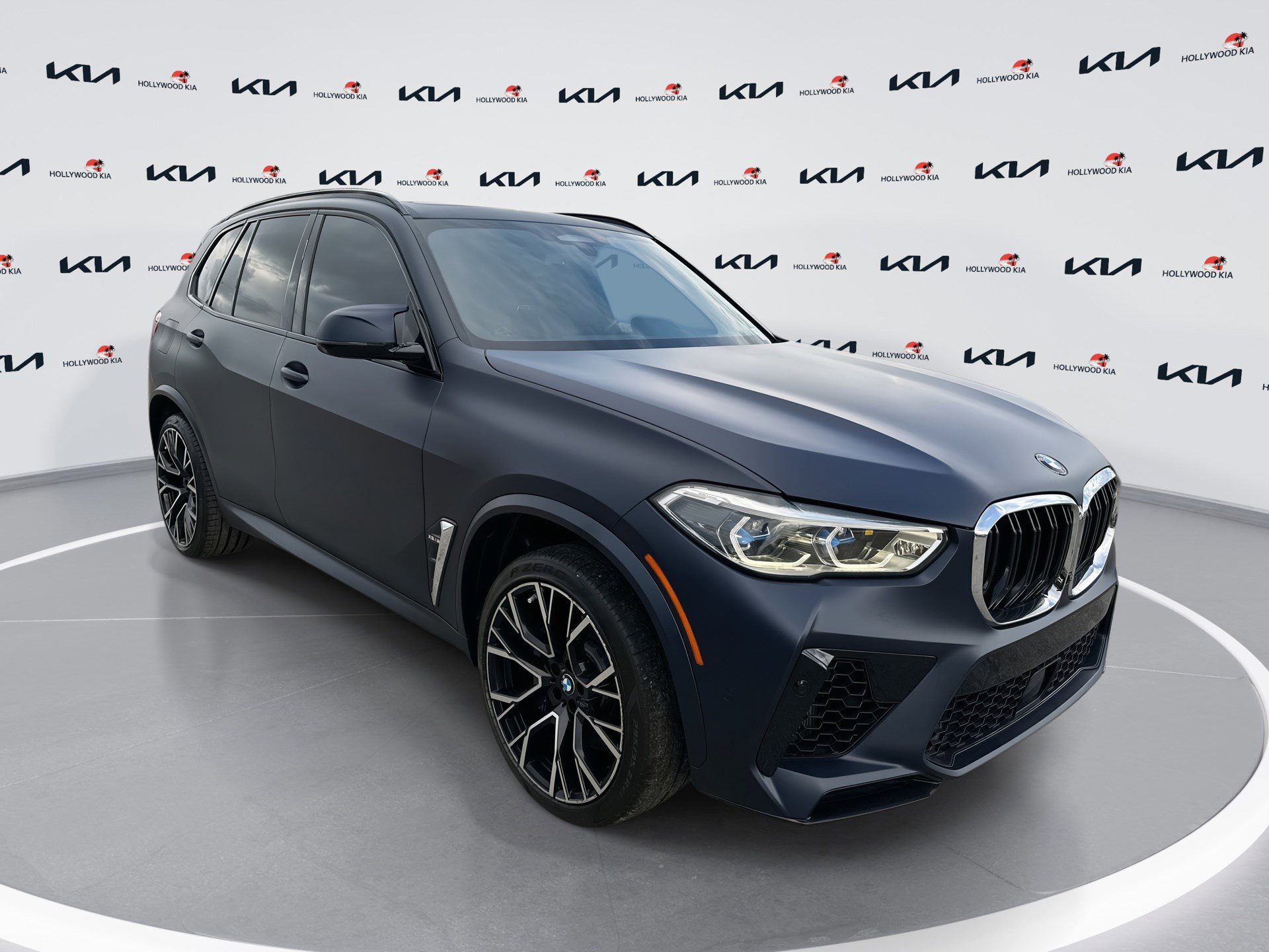 Used 2021 BMW X5 M w/ Executive Package image 1