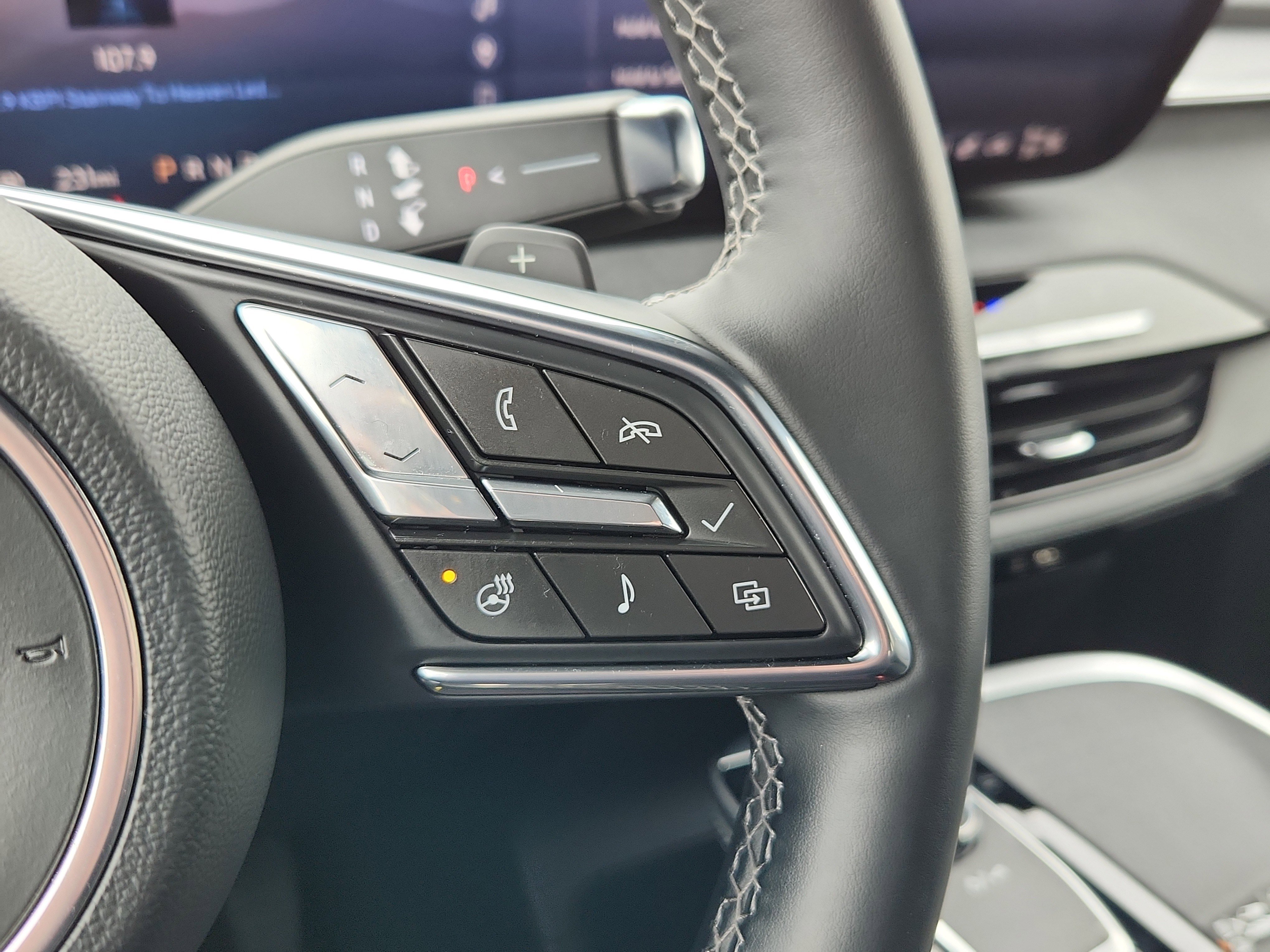 Used 2025 Buick Enclave Sport Touring image 20