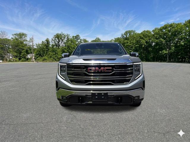 Used 2024 GMC Sierra 1500 SLT AWD/4WD image 3