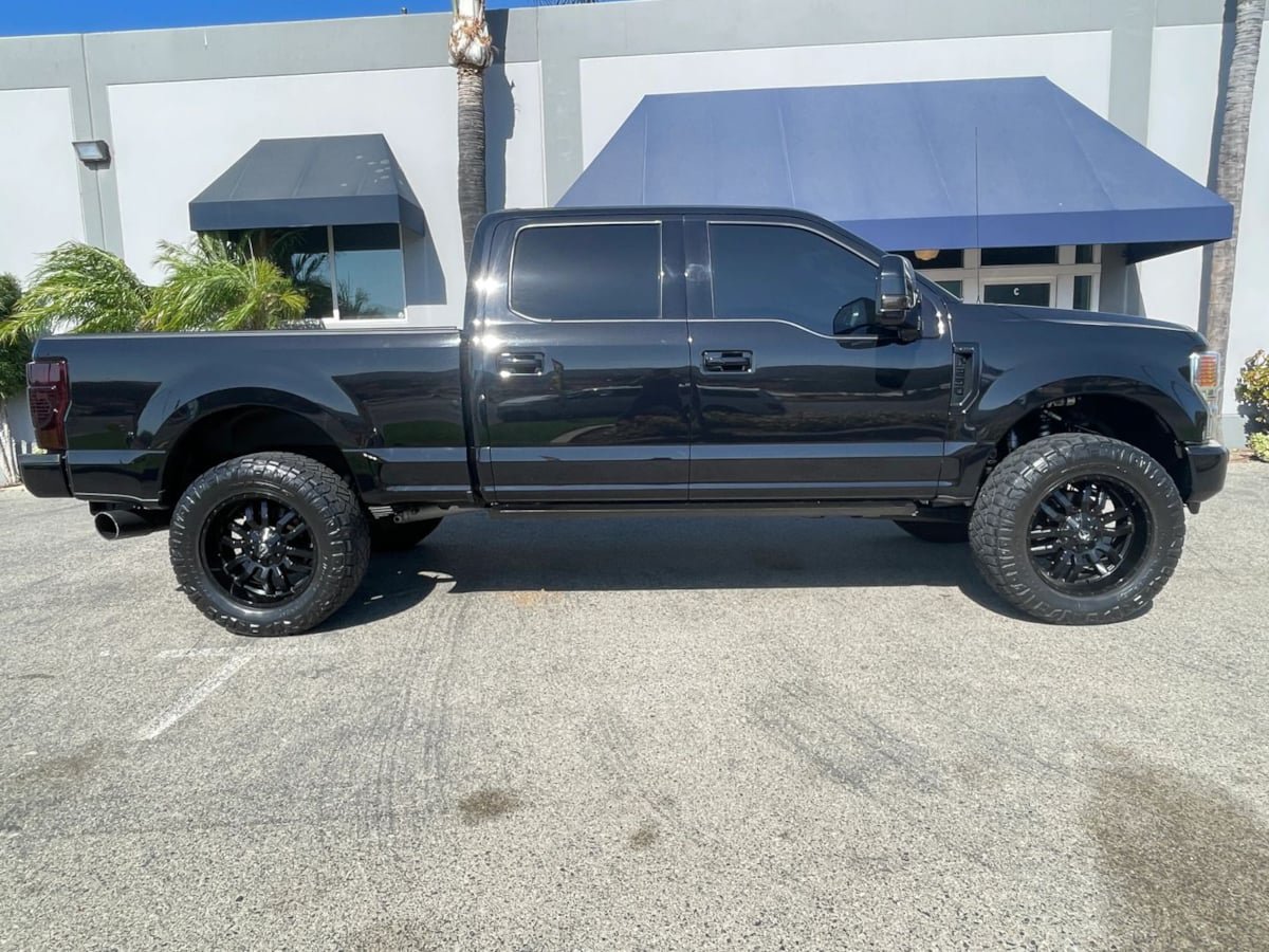 Used 2020 Ford F250 Platinum w/ FX4 Off-Road Package AWD/4WD image 4
