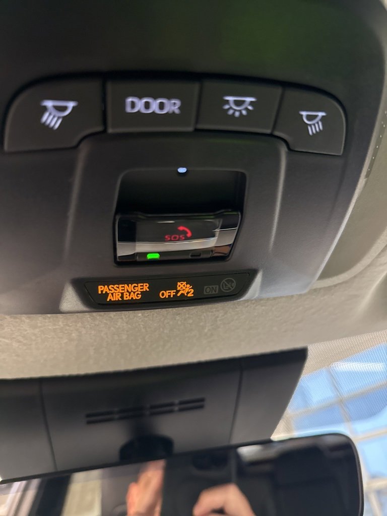 Used 2023 Toyota Corolla Cross XLE image 10