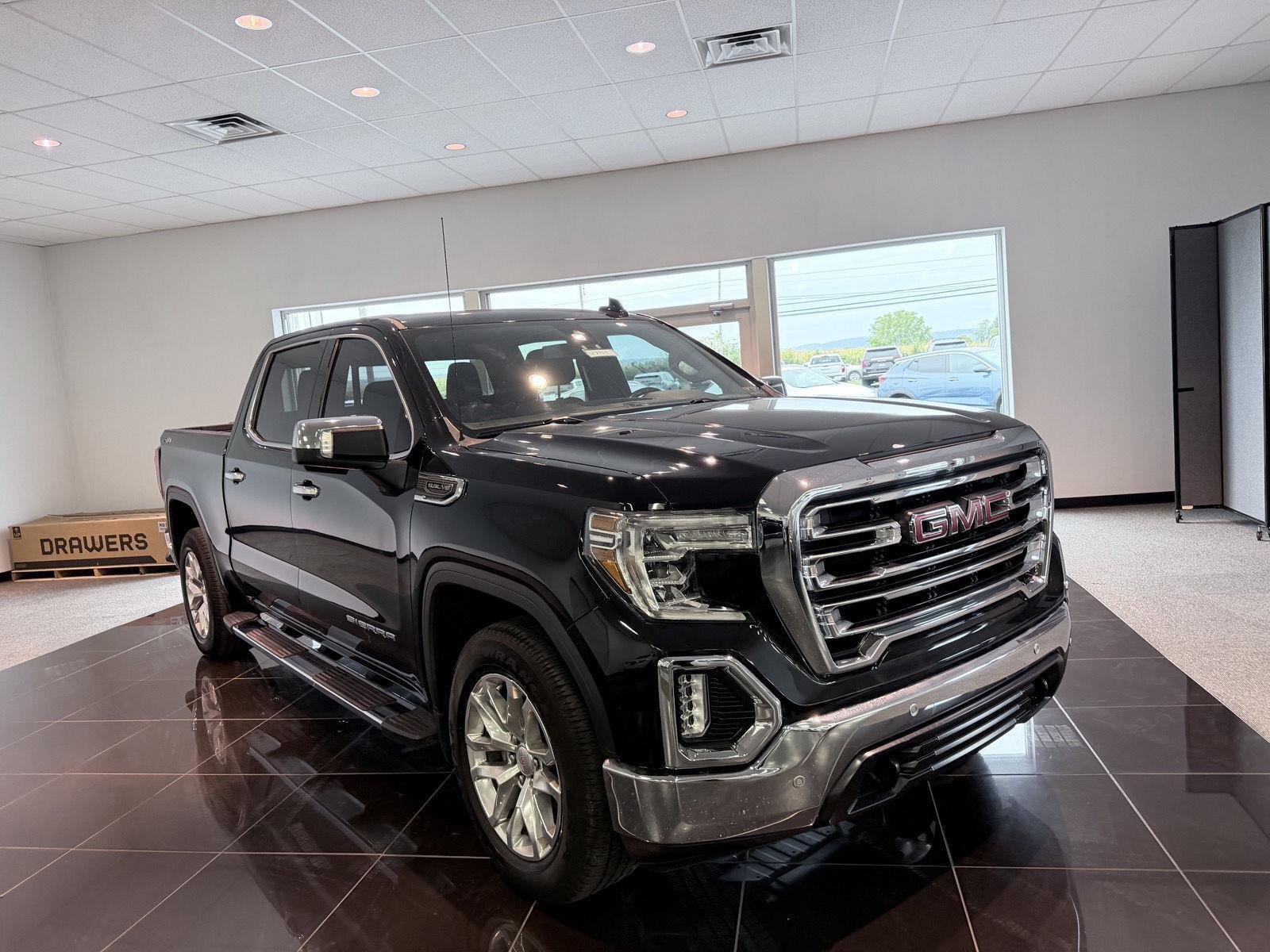 Used 2021 GMC Sierra 1500 SLT w/ SLT Premium Plus Package AWD/4WD image 9