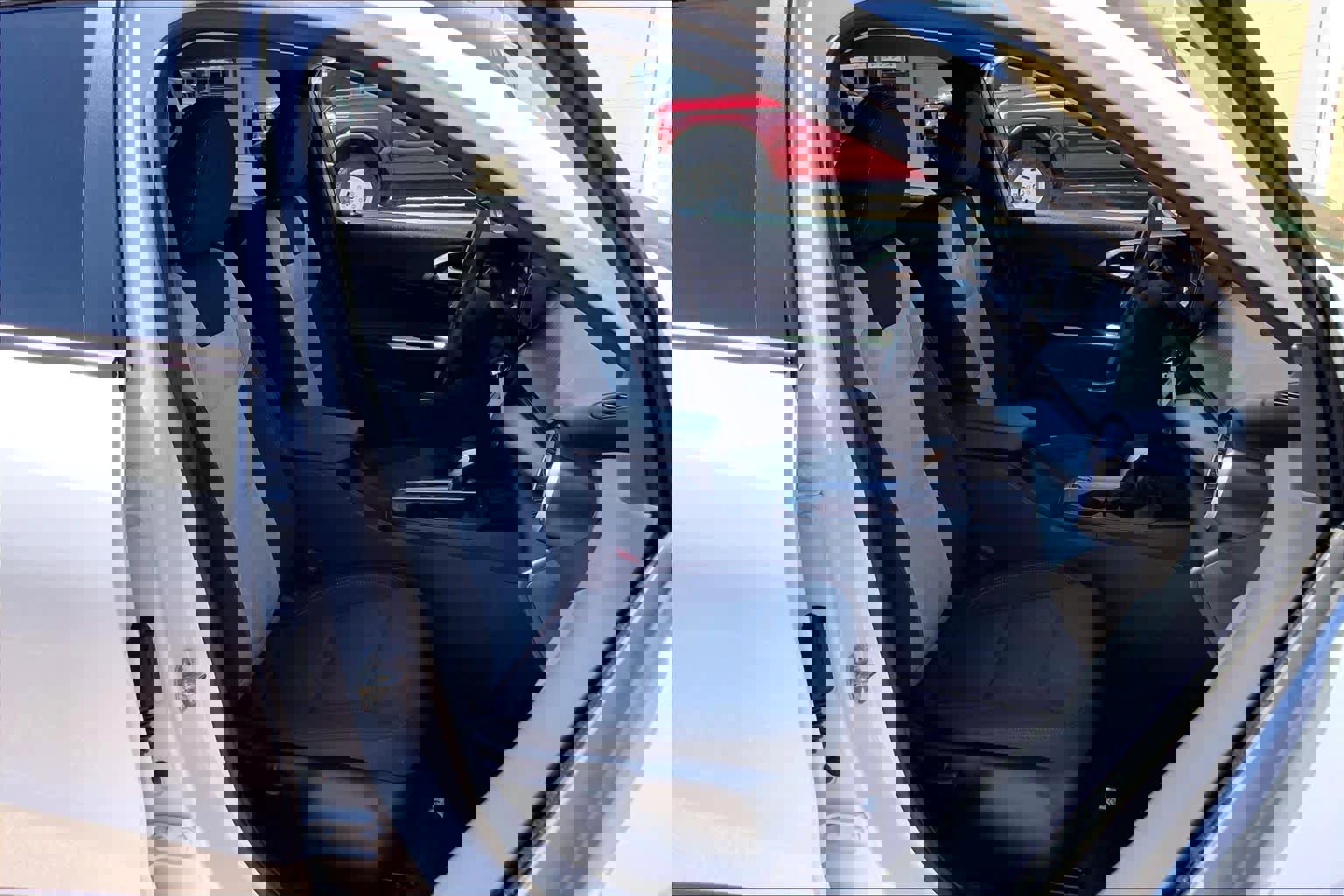 Used 2025 Chevrolet Trax LS image 9