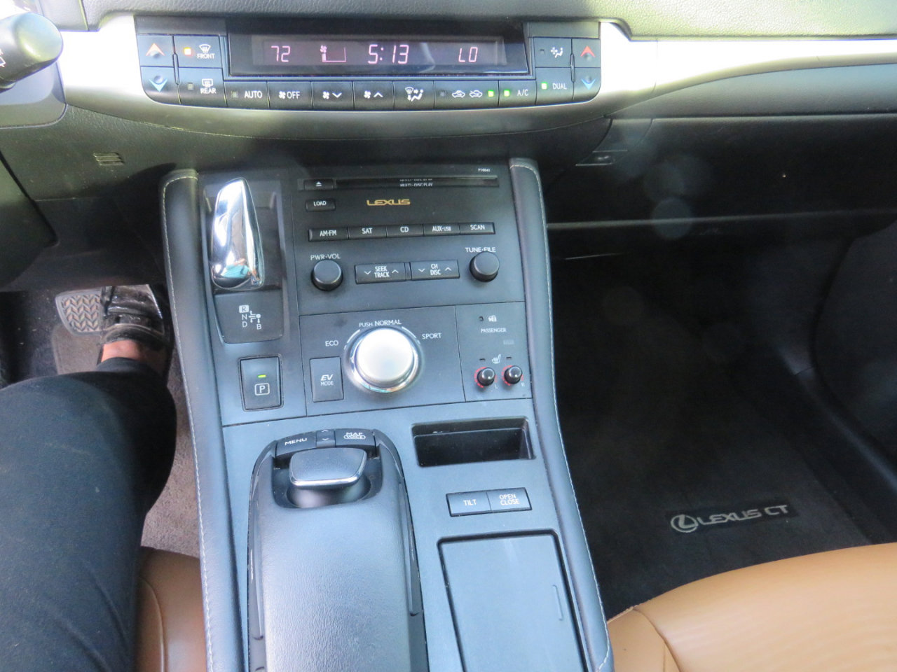 Used 2011 Lexus CT 200h image 23