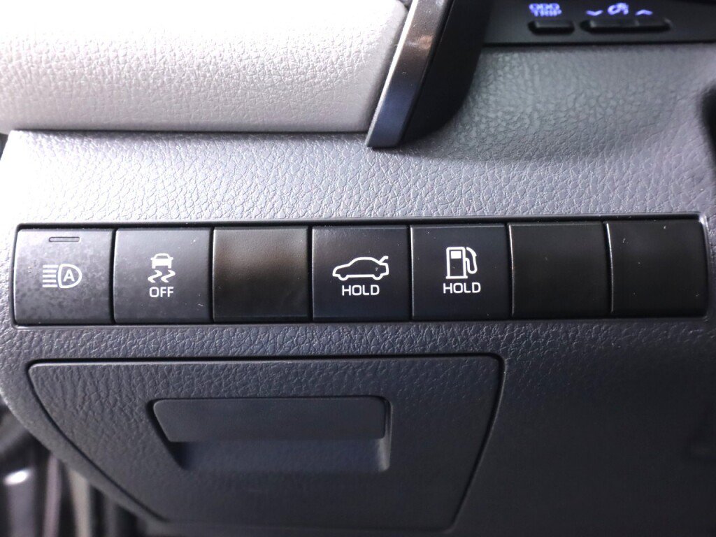 Used 2022 Toyota Camry SE FWD image 10