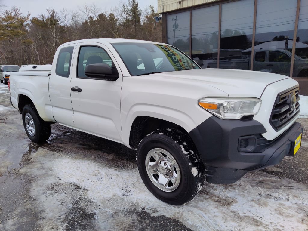 Used 2018 Toyota Tacoma SR RWD image 2