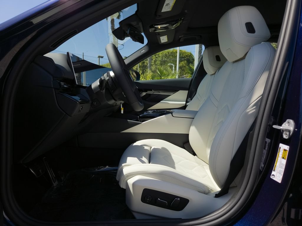 New 2026 BMW 530i w/ Executive Package RWD image 8