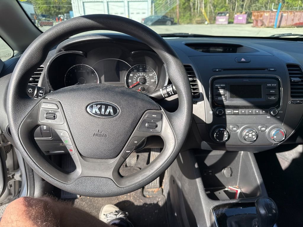 Used 2017 Kia Forte LX image 5