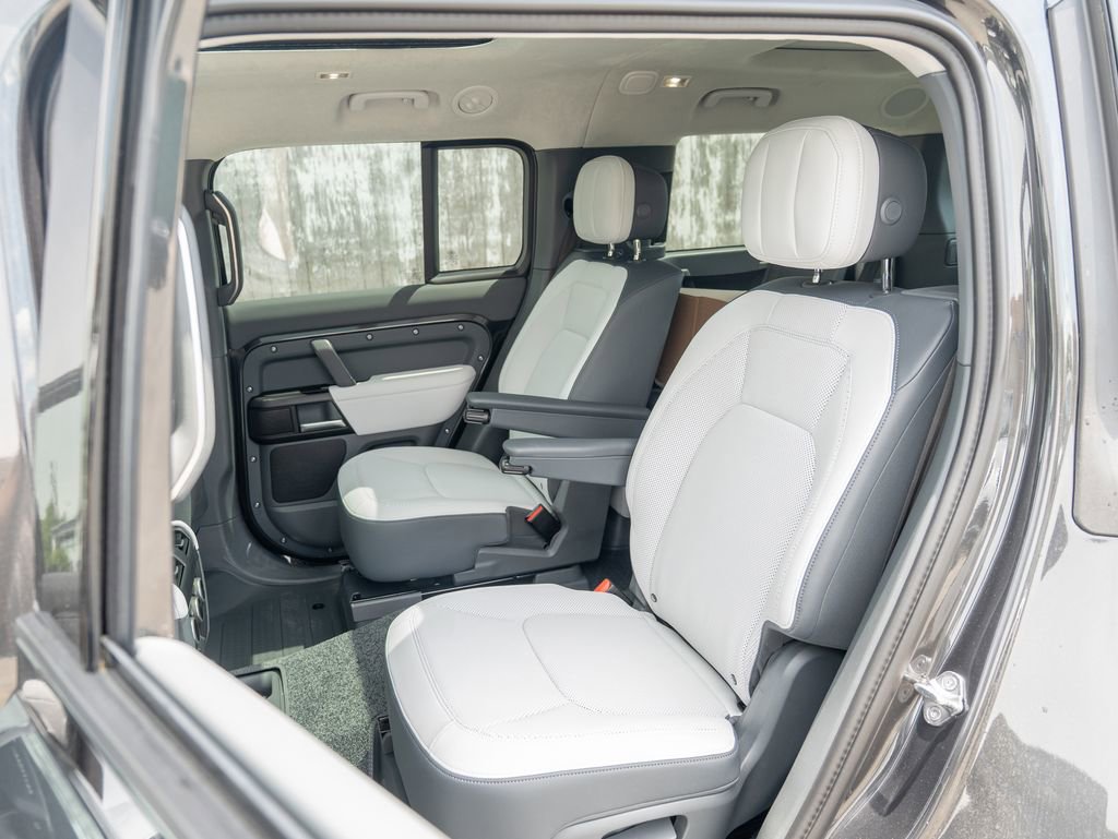 New 2026 Land Rover Defender 130 V8 AWD/4WD image 22