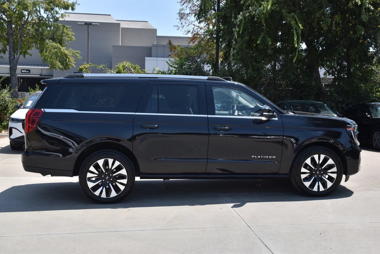 Certified 2025 Ford Expedition Max Platinum w/ Driver's Package AWD/4WD image 6