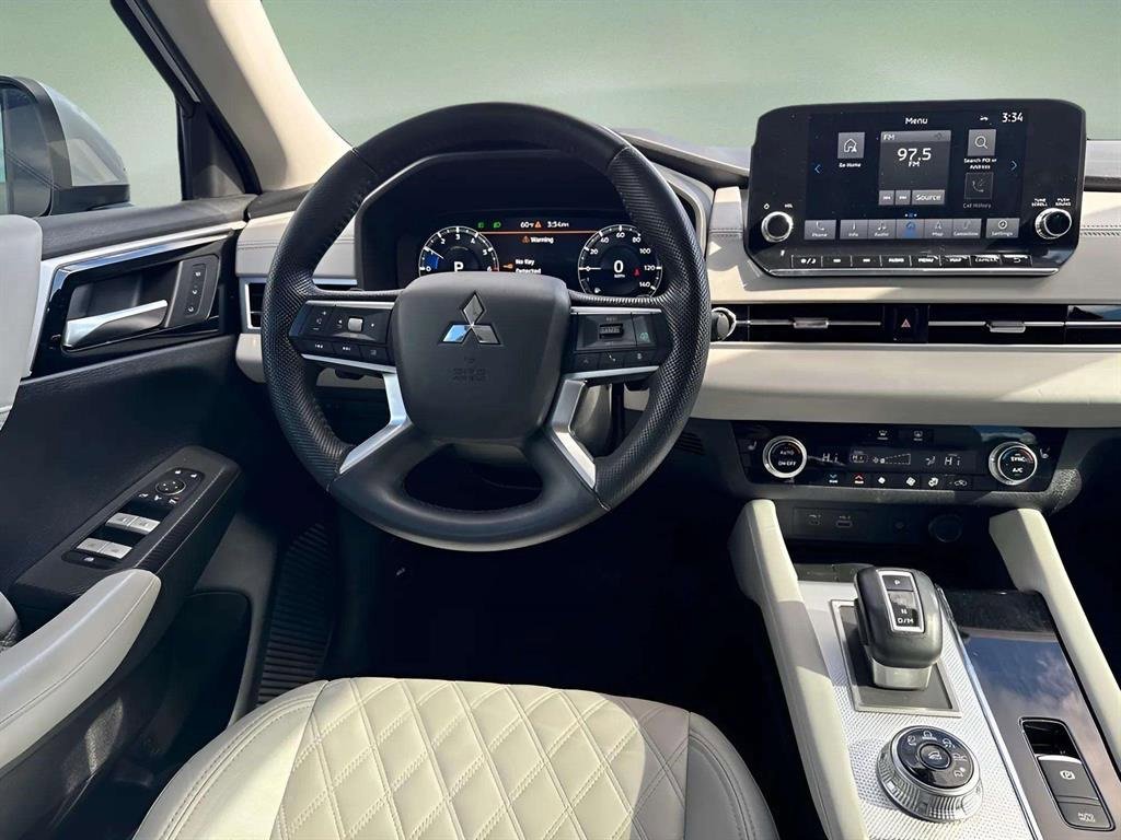 Used 2023 Mitsubishi Outlander SEL image 14