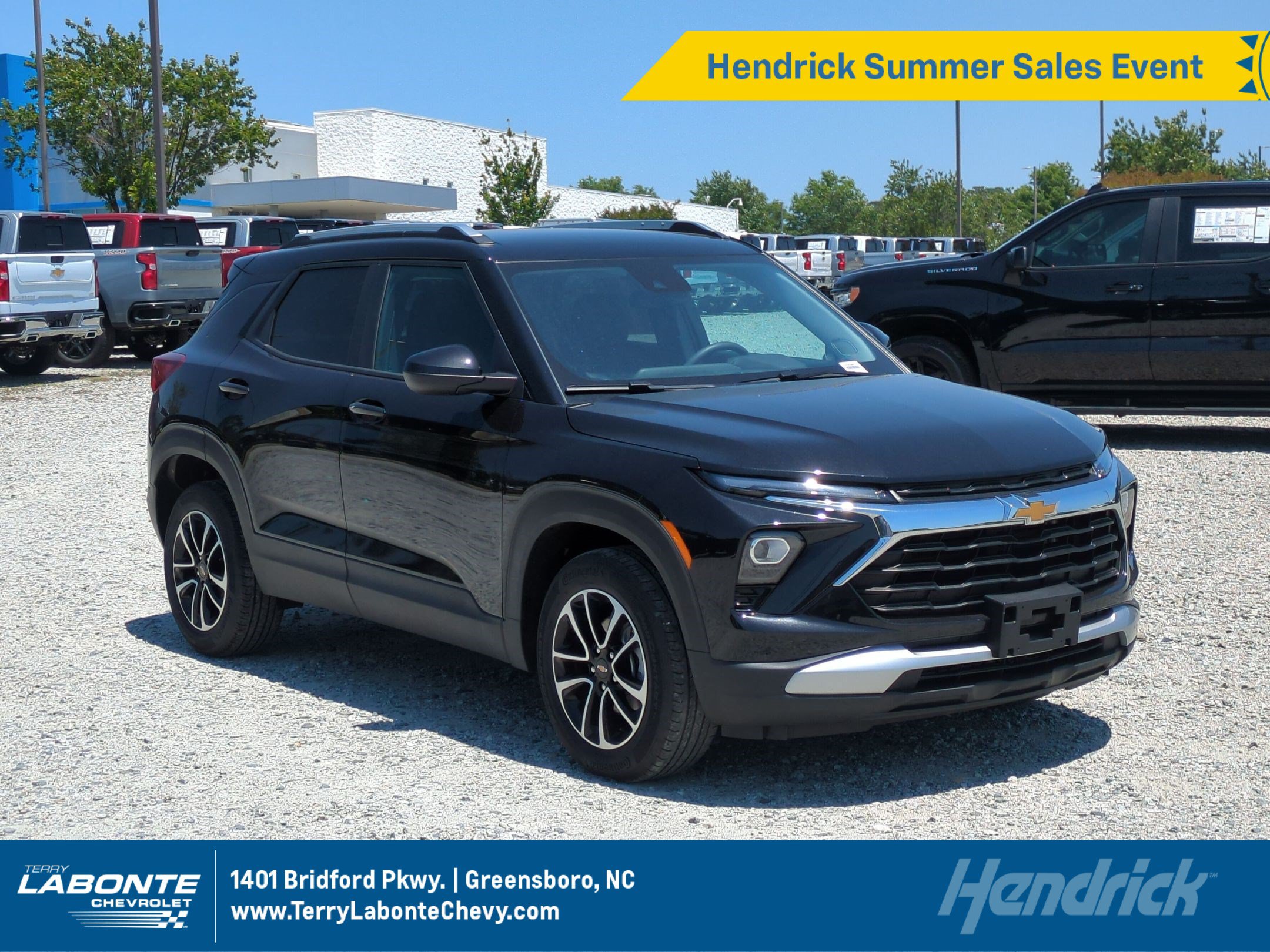 Used 2025 Chevrolet TrailBlazer LT AWD/4WD image 1