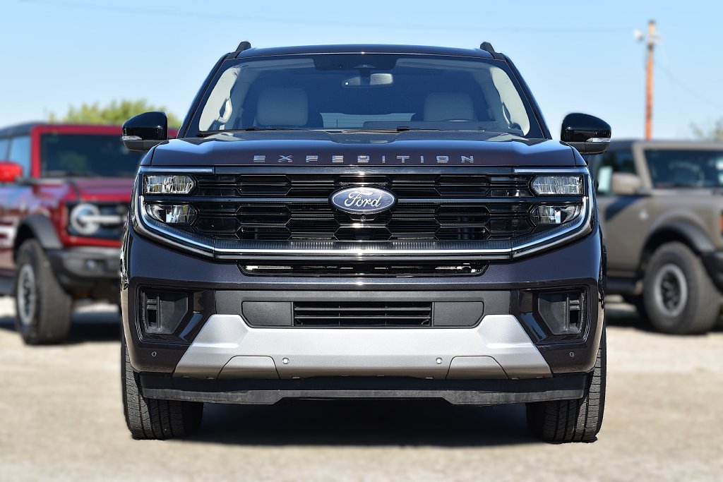 Certified 2025 Ford Expedition Max Platinum AWD/4WD image 2