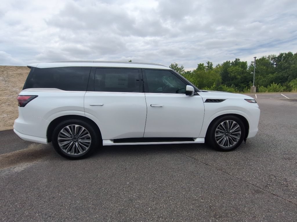 New 2026 INFINITI QX80 Luxe RWD image 3