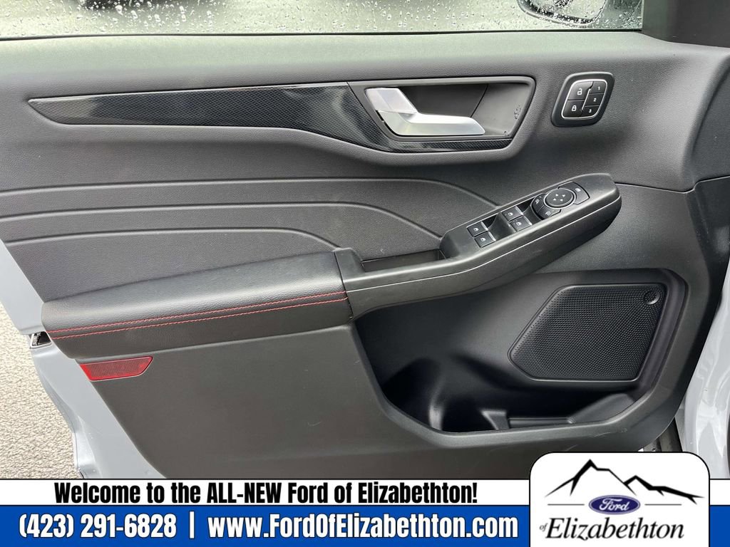 New 2026 Ford Escape ST-Line Elite w/ Class II Trailer Tow Package image 19