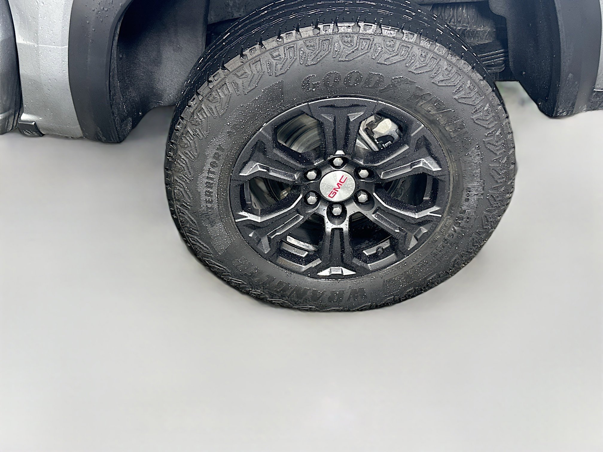 Used 2024 GMC Canyon Elevation w/ Elevation Premium Package image 11