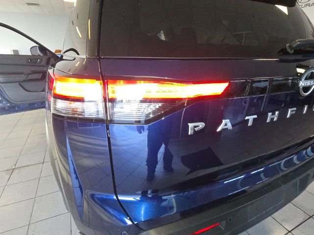 Used 2025 Nissan Pathfinder SV FWD image 27