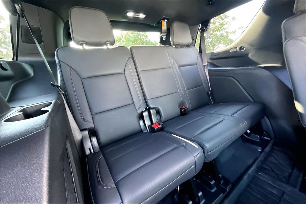 Used 2025 Chevrolet Tahoe High Country AWD/4WD image 34