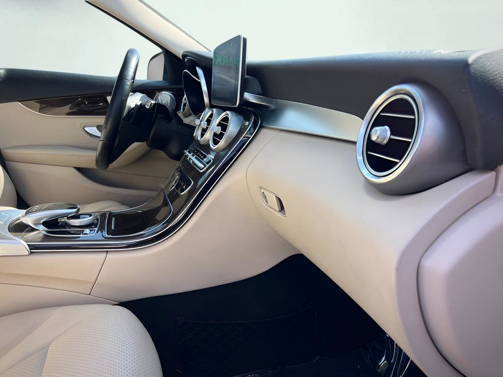 Used 2018 Mercedes-Benz C 300 4MATIC Sedan image 29