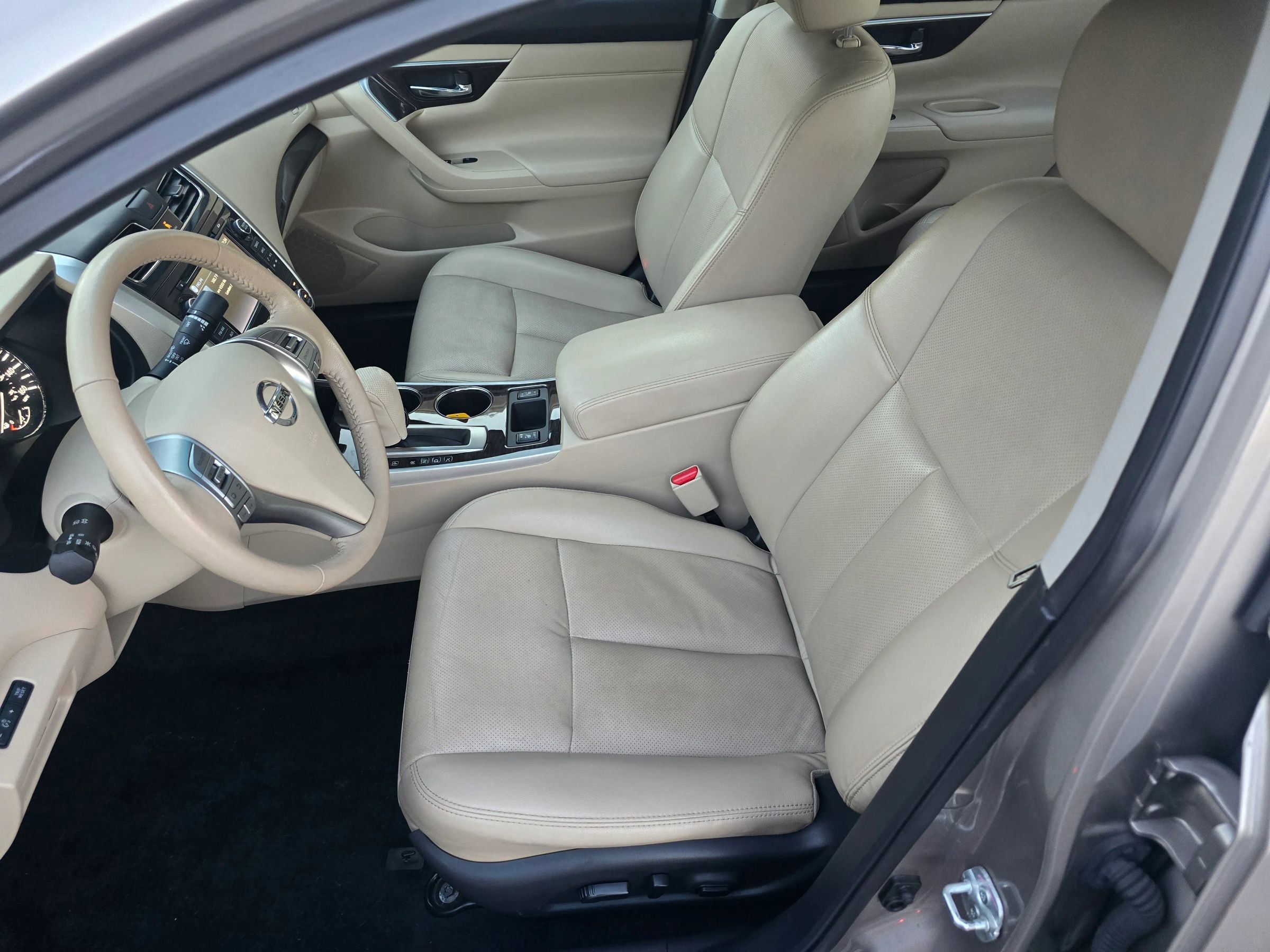 Used 2015 Nissan Altima 2.5 SL w/ Technology Package FWD image 24