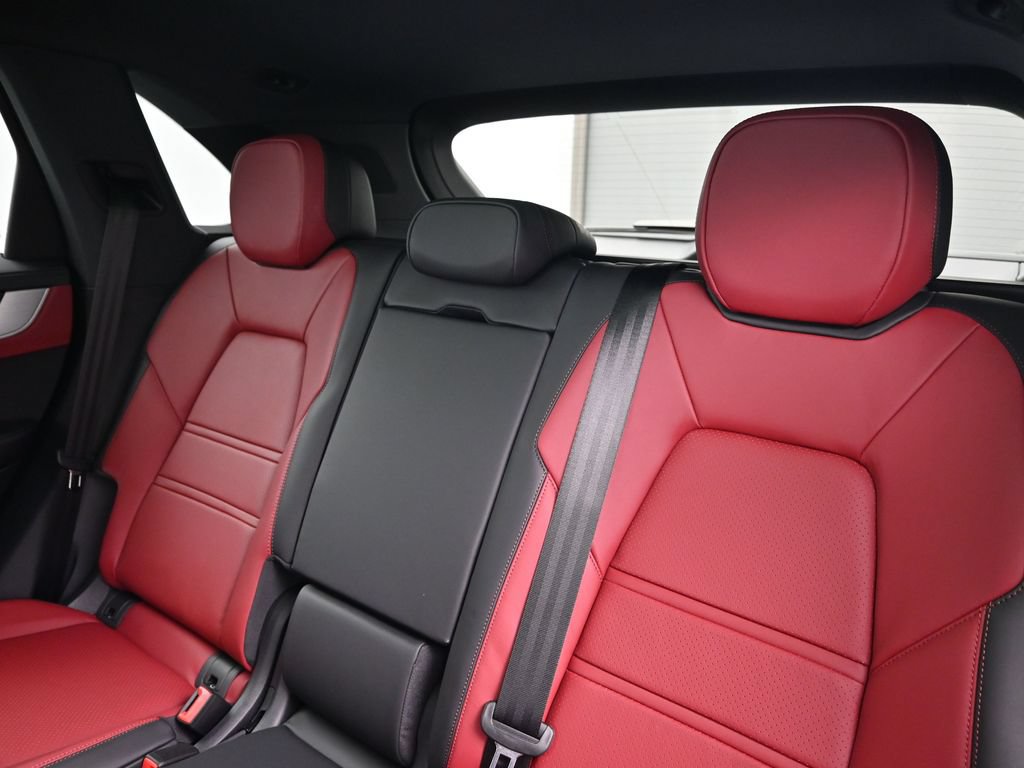 New 2026 Porsche Cayenne E-Hybrid AWD/4WD image 6