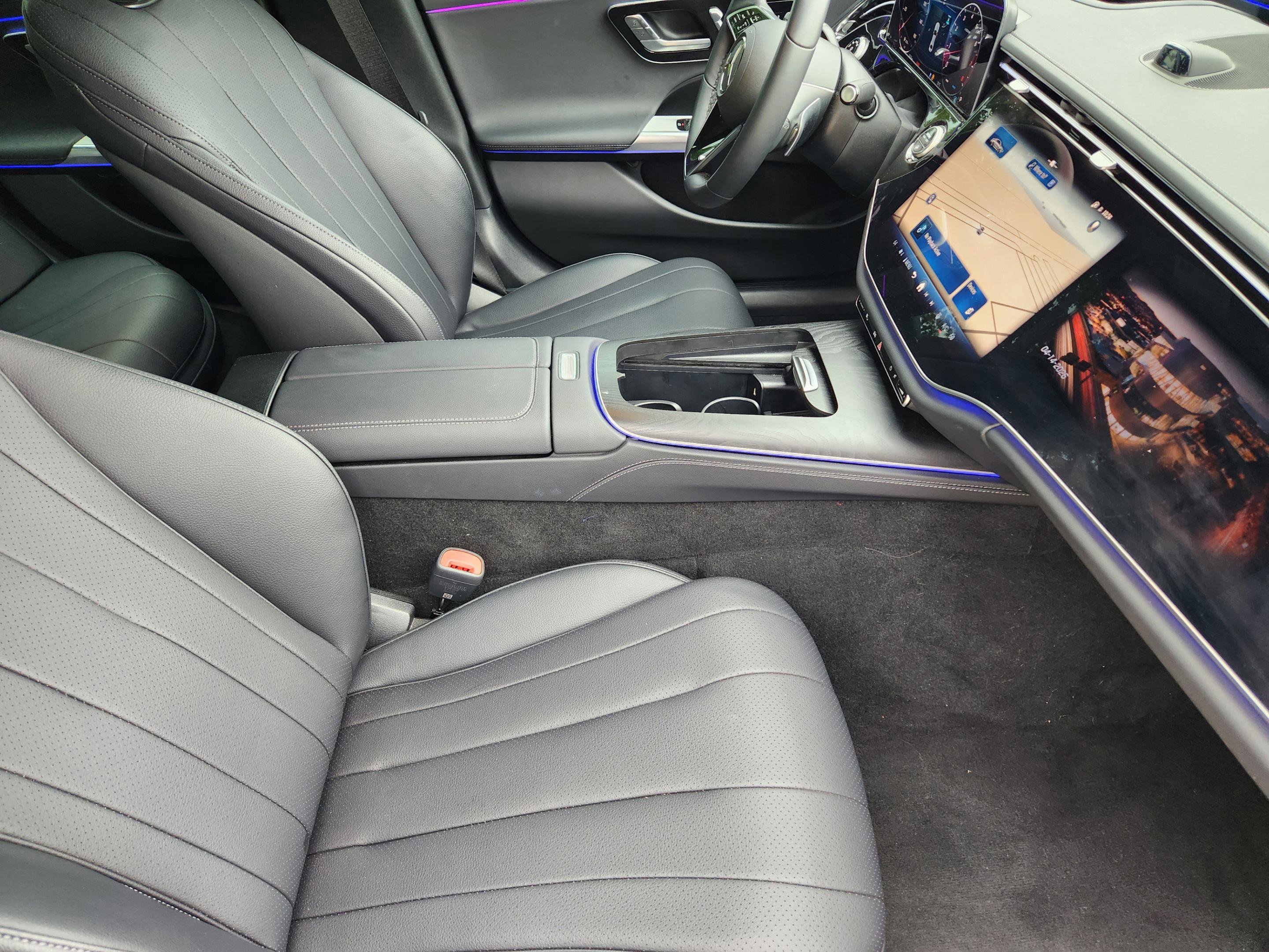 Used 2025 Mercedes-Benz E 350 4MATIC Sedan image 7