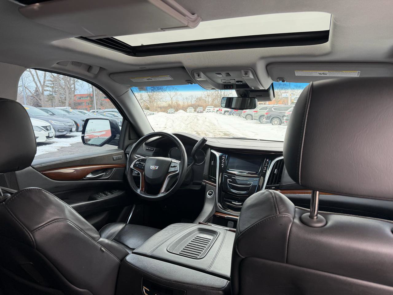 Used 2018 Cadillac Escalade Premium Luxury RWD image 25