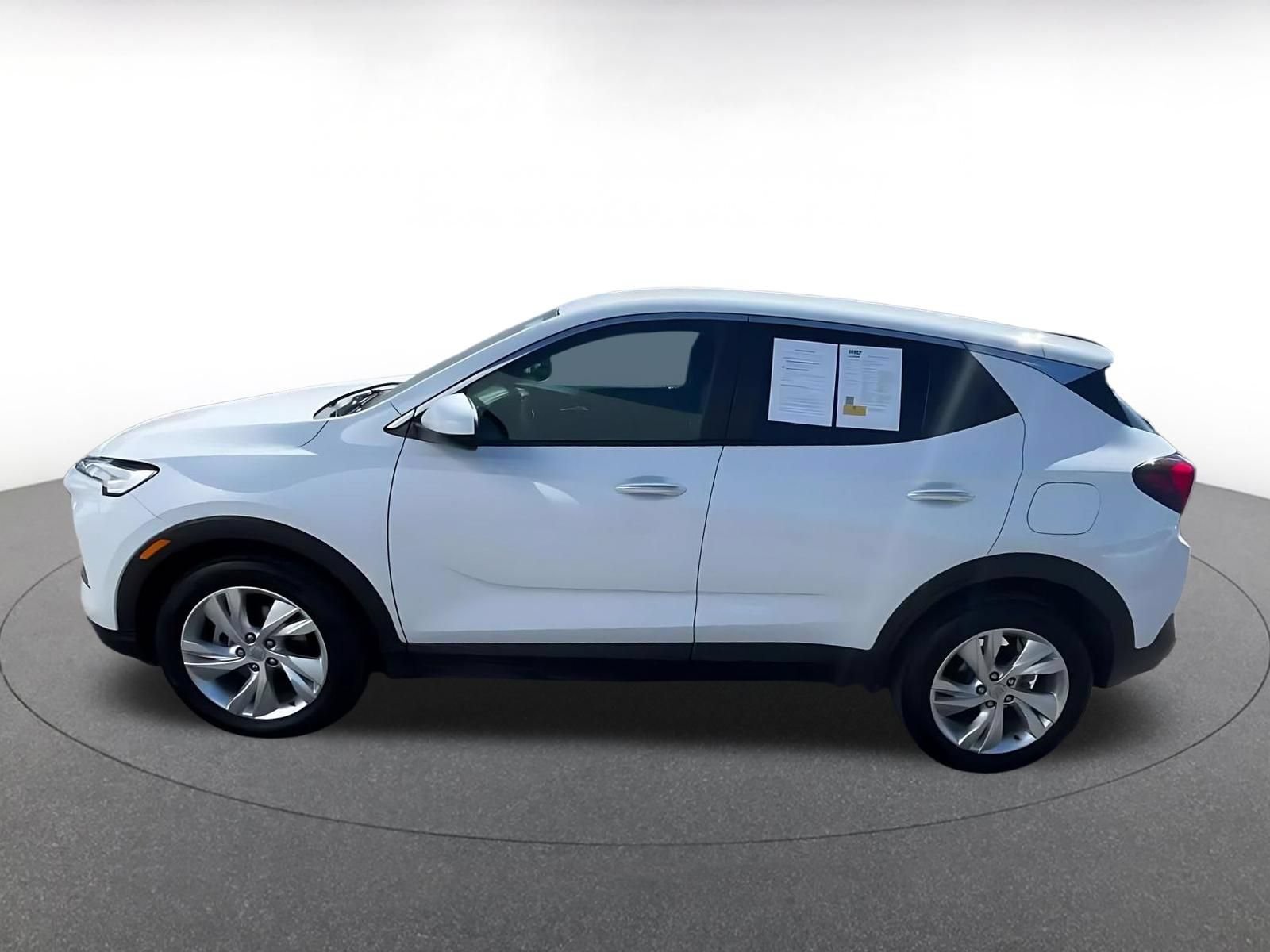 Used 2025 Buick Encore GX Preferred FWD image 9