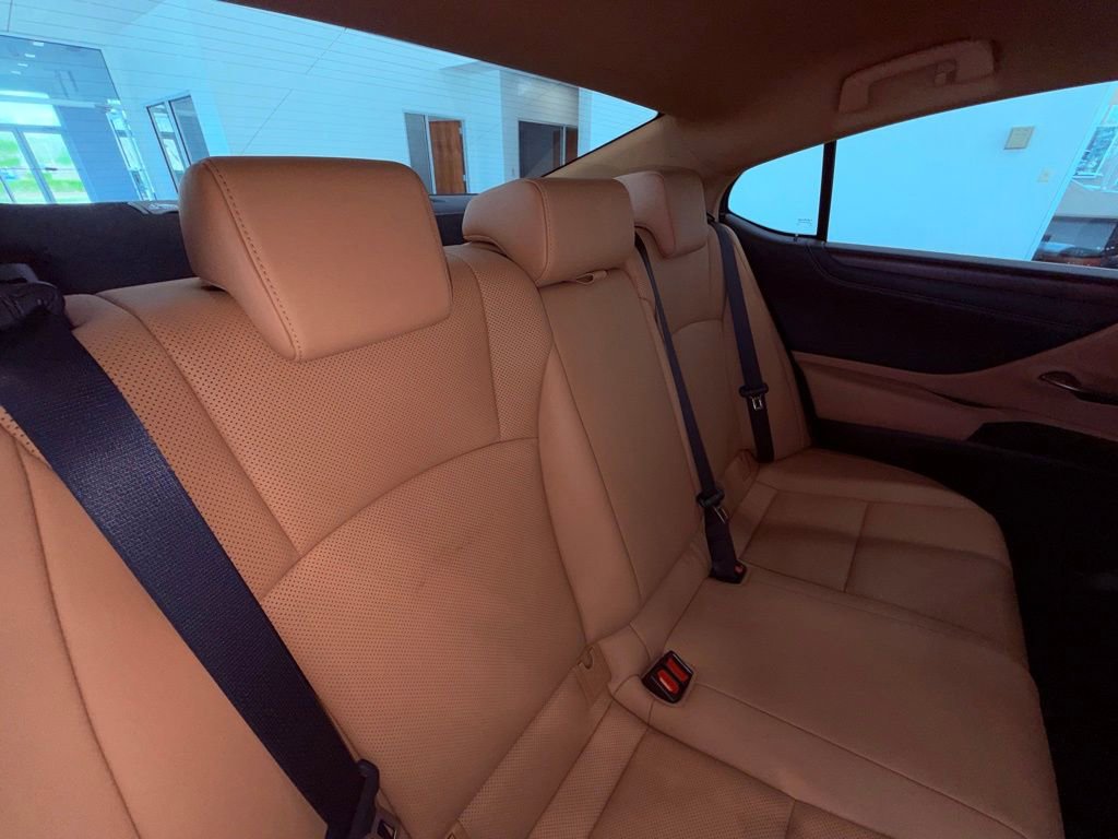 Certified 2023 Lexus ES 350 w/ Premium Package image 14