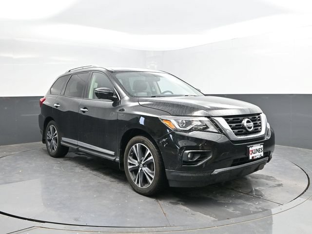 Used 2017 Nissan Pathfinder Platinum w/ Family Entertainment Package AWD/4WD image 4