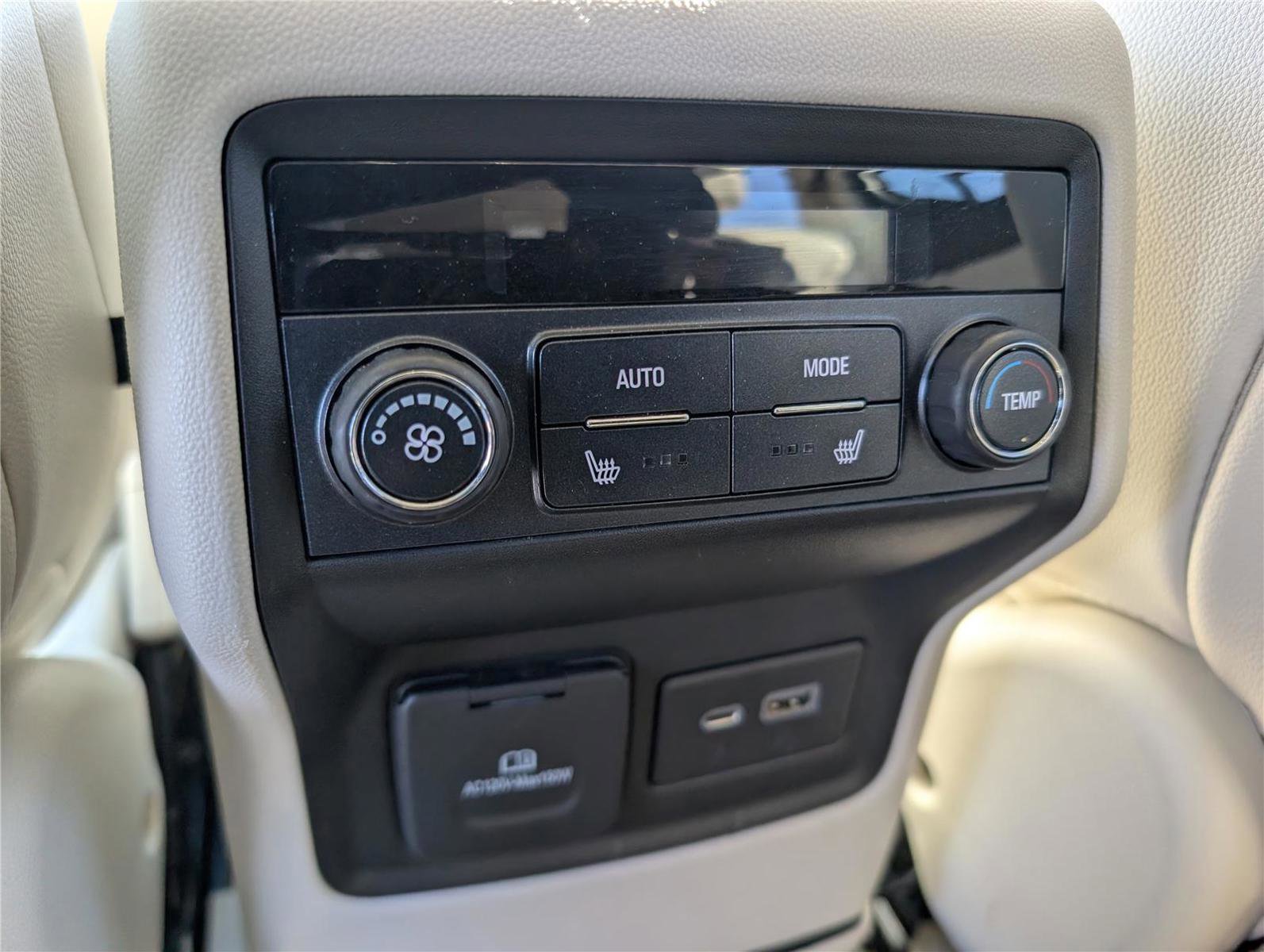 Used 2021 GMC Acadia Denali w/ Denali Ultimate Package image 18