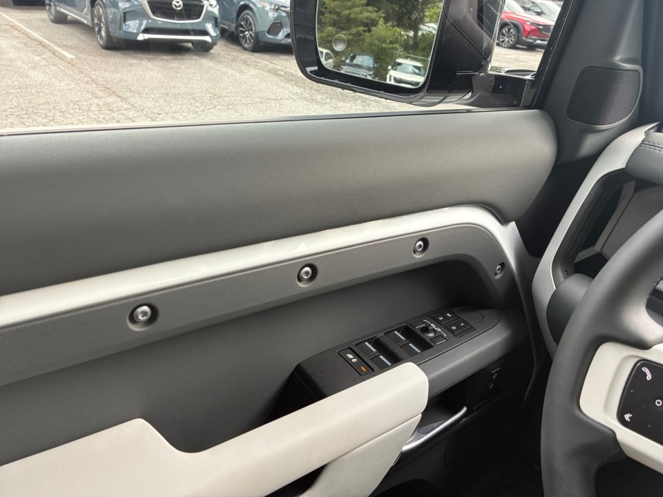 Used 2025 Land Rover Defender 110 S AWD/4WD image 32